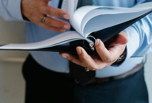 abogado consultando contabilidad abogado consultando contabilidad